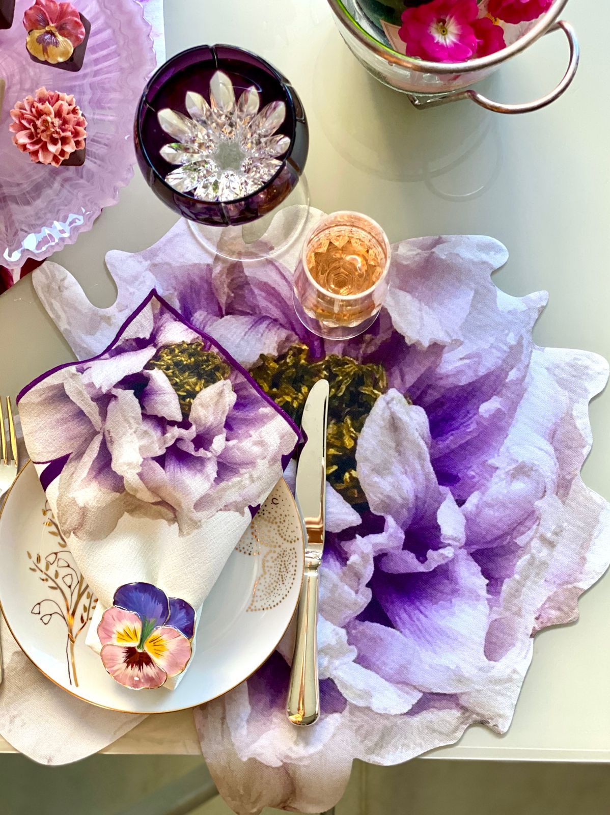 Round Placemat Peonies Purple