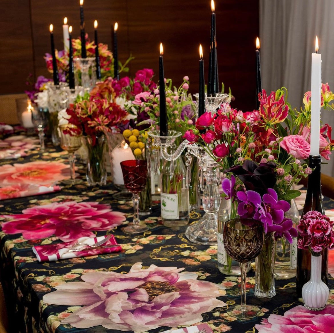 Round Placemat Peonies Light Maroon