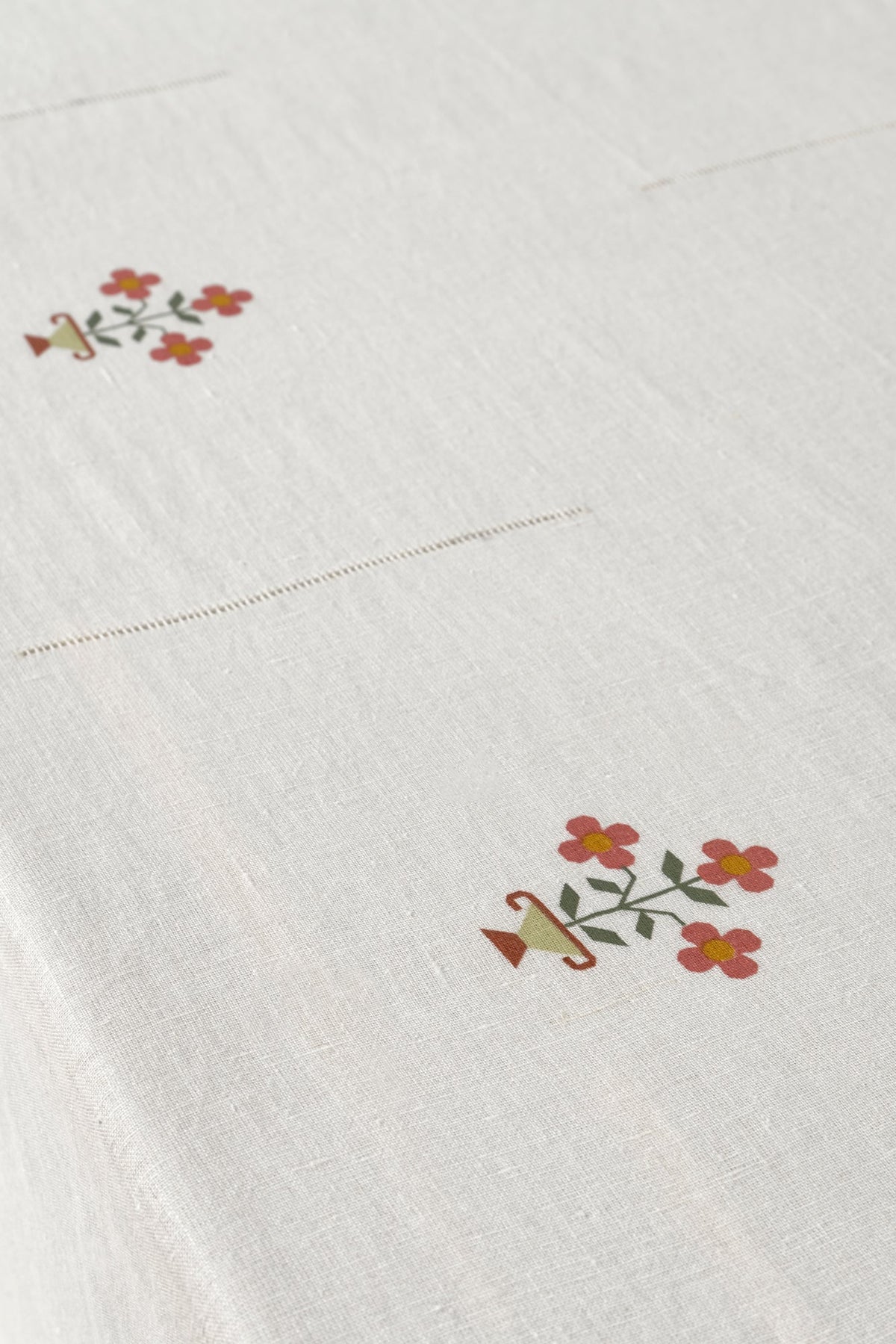 Bouquet Tablecloth Rosewood